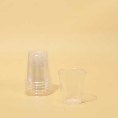 Wytrzymałość 60ml okrągłe plastikowe kubki PS do gorących i zimnych napojów z logo na zamówienie