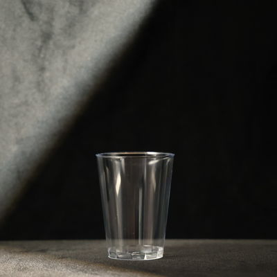 11.5g Ξαναχρησιμοποιήσιμα πλαστικά στρογγυλά φλιτζάνια PS με προσαρμοσμένο λογότυπο για χυμούς και ποτά