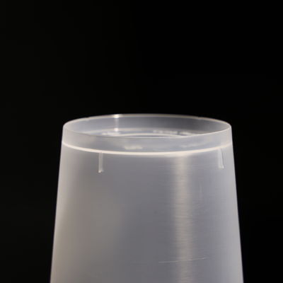 Op maat gemaakte PP wegwerpplastic drinkbeker met deksel voor koude dranken
